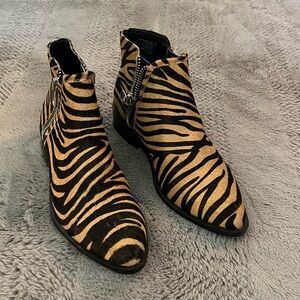 Steve Madden Tiger Print Ankle Boots NWOT